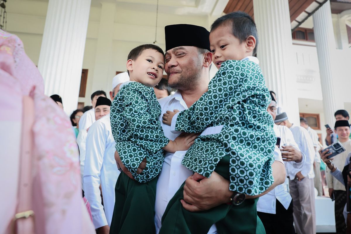 Gubernur Jawa Tengah, Ahmad Luthfi mengisi lebaran dengan berbagi kebahagiaan bersama anak-anak panti asuhan dan komunitas disabilitas di hari pertama perayaan idulfitri 1447 H/2026.