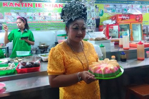 Ie Suan, Penjaja Makanan di Mangga Dua yang Nyentrik