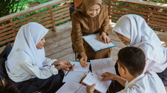 Insentif Guru Honorer Naik Rp 100.000, P2G: Seharga Roti di Los Angeles