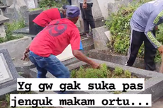 Viral, Video Peziarah Diserbu Pembersih Makam Ortu: 