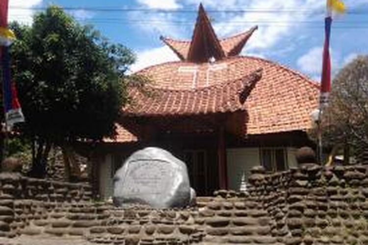 Gereja Katolik Santa Maria di Puhsarang, Kabupaten Kediri, Jawa Timur. 