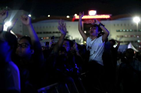 Tak Henti Berjingkrak dan Bernyanyi bersama The Chainsmokers