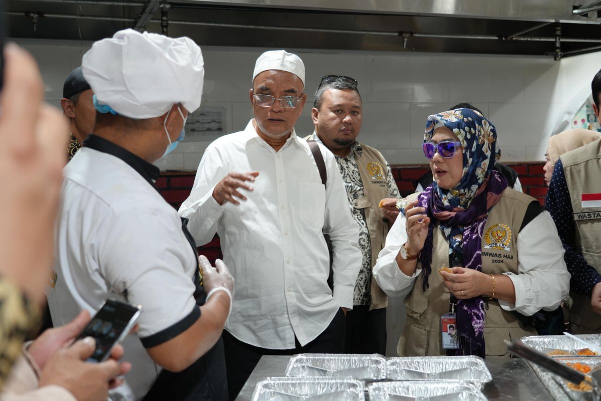 Tim Pengawas (Timwas) Haji Dewan Perwakilan Rakyat (DPR) Republik Indonesia (RI) meninjau penyediaan katering untuk jemaah haji Indonesia di Mekkah, Arab Saudi, Selasa (11/6/2024)