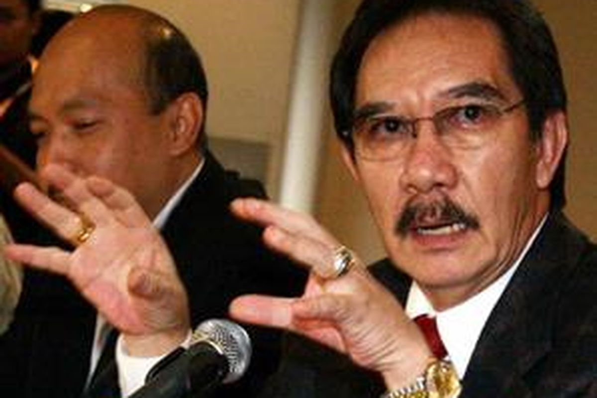 Antasari Azhar, Ketua Komisi Pemberantasan Korupsi (KPK), saat memberikan keterangan di Kantor KPK, Jakarta, Rabu (30/1) lalu.