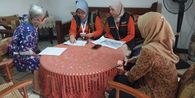 Mengikuti Petugas Sensus Ekonomi 2026 dari Rumah ke Rumah, Apa Saja yang Ditanyakan?