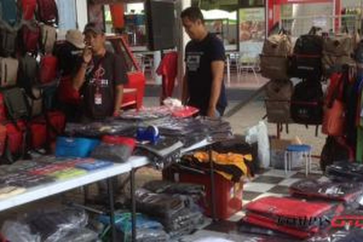 Jualan baju, tas serba otomotif