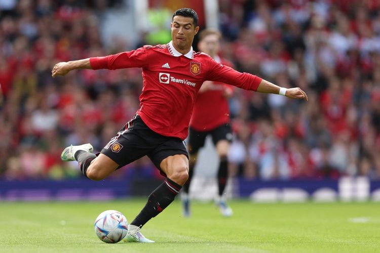 Cristiano Ronaldo tampil sebagai starter pada laga Man United vs Rayo Vallecano yang dihelat di Stadion Old Trafford, Minggu (31/7/2022) malam WIB. Ronaldo hanya bermain 45 menit di babak pertama laga MU vs Rayo Vallecano.