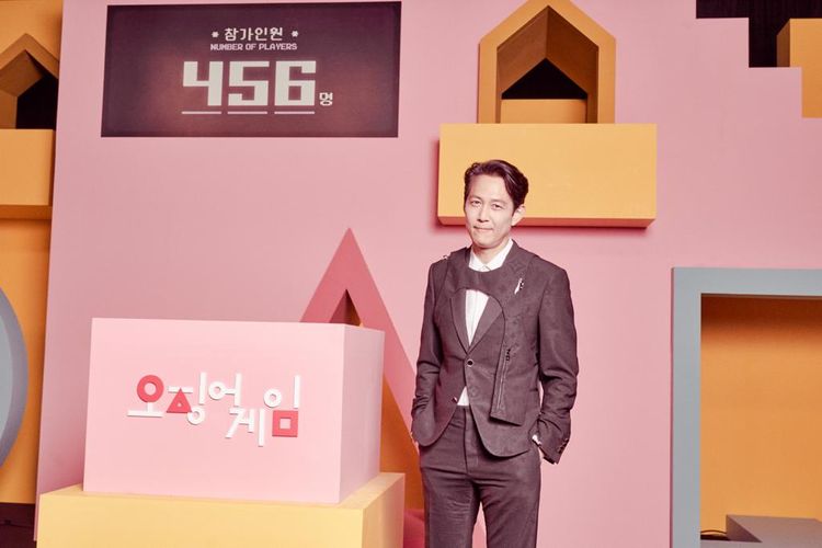 Aktor Lee Jung Jae saat konferensi pers drama Squid Game, Rabu (15/9/2021).