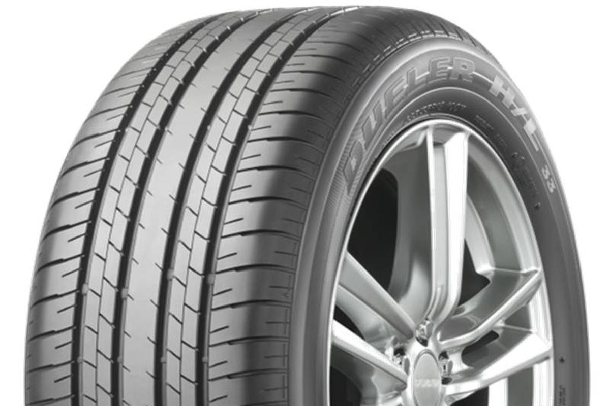 Bridgestone Dueler H/L 33  perlengkapan standar All-New CR-V. 
