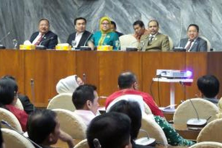 Sidang paripurna tandingan yang dilakukan fraksi kubu Koalisi Indonesia Hebat digelar di ruang rapat fraksi PDI-P Gedung DPR, Senayan, Jakarta, Jumat (31/10/2014).