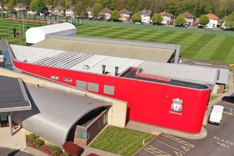 Situasi pusat latihan Liverpool yang berada di Melwood pada saat lockdown akibat pandemi Covid-19.