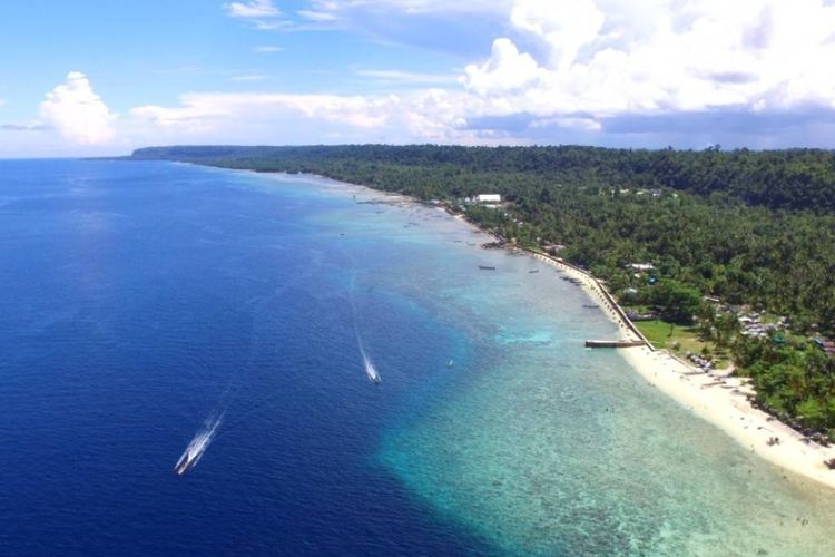 Pantai Segara Indah, Kabupaten Biak Numfor, Papua