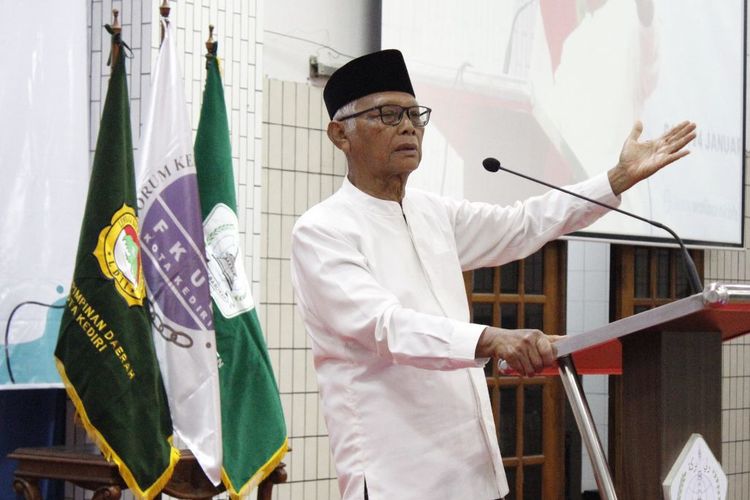 Ketua Umum Majelis Ulama Indonesia (MUI), KH Anwar Iskandar.