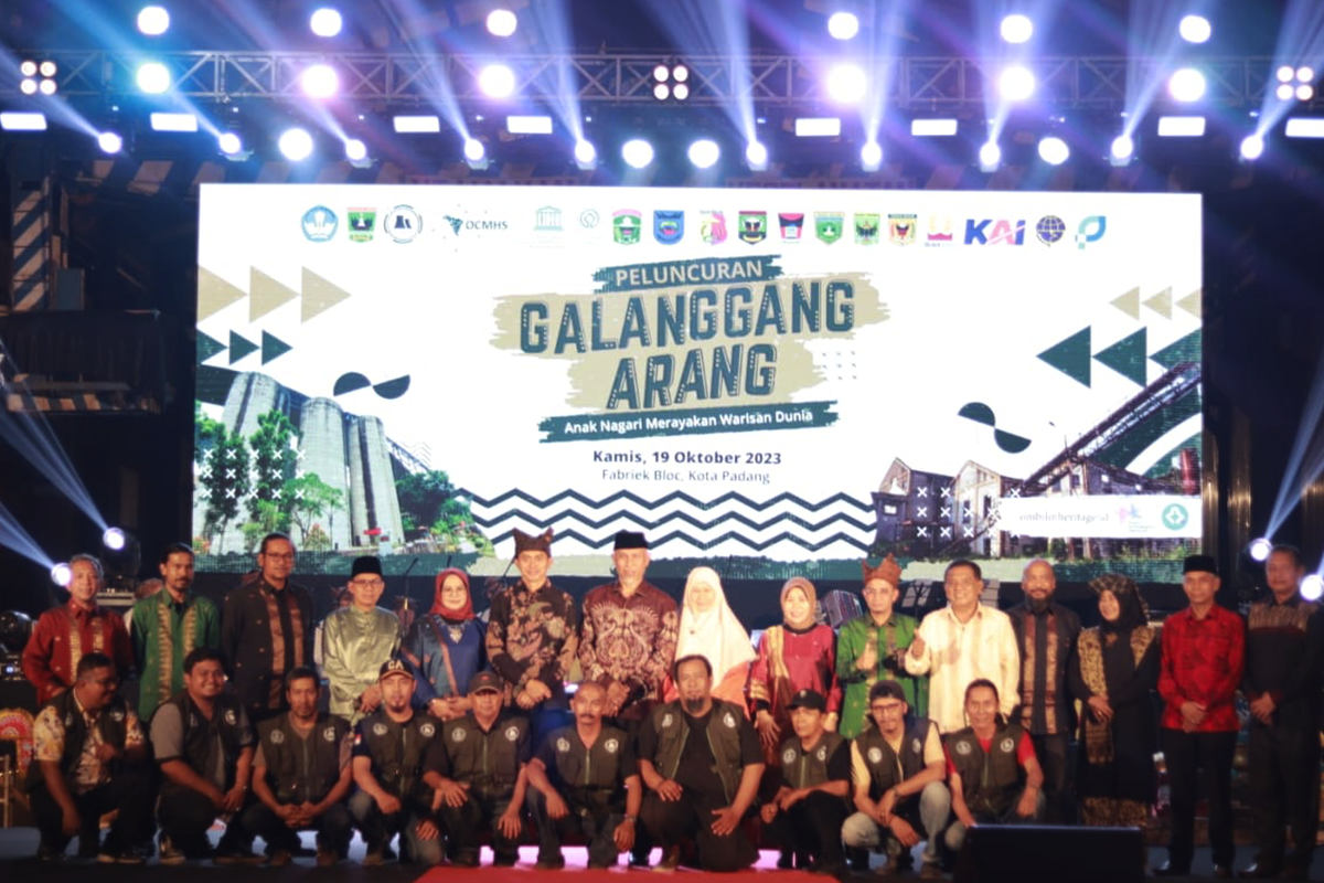 Galanggang Arang digelar pada 19 Oktober 2023 di Padang, Sumatera Barat sebagai upaya melestarikan Warisan Tambang Batu bara Ombilin Sawahlunto (WTBOS) telah ditetapkan UNESCO sebagai warisan budaya dunia.