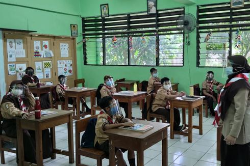 Senangnya Siswa-siswi SDN 08 Kenari Bisa Kembali ke Sekolah