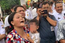 Sambil Gendong Anak, Seorang Ibu "Ngadu" KJP Belum Cair ke Heru Budi