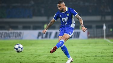 Assist Mahal Layvin Kurzawa dan Kans Menit Bermain Lebih di Persib