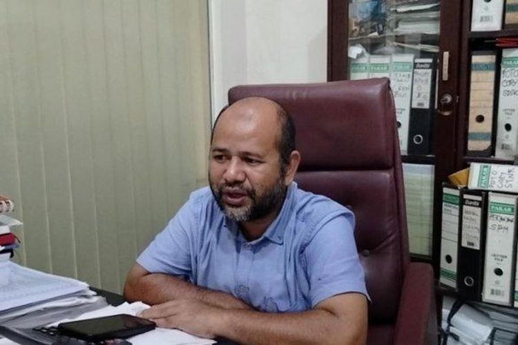 Humas PT Antar Lintas Sumatera (ALS) Alwi Matondang memberikan pernyataan terkait kecelakaan bus ALS di Padang Panjang, Sumbar, yang merenggut 12 nyawa pada Selasa (6/5/2025)