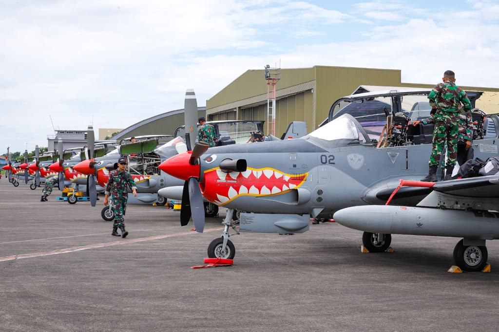 Tiba di Halim, Pesawat Tempur EMB-314 Super Tucano dan F-16 Akan Demo Udara 9 April