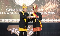 Mendagri Tito Terima Gelar Kehormatan 