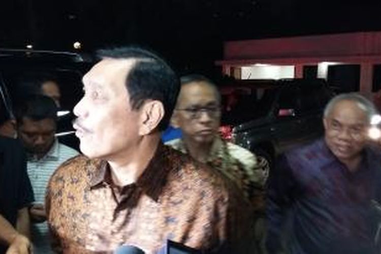 Menteri Koordinator Bidang Politik, Hukum dan Keamanan Luhut Binsar Panjaitan, saat baru tiba di Kantor Kemenko Polhukam, Jakarta Pusat, Kamis (3/9/2015).