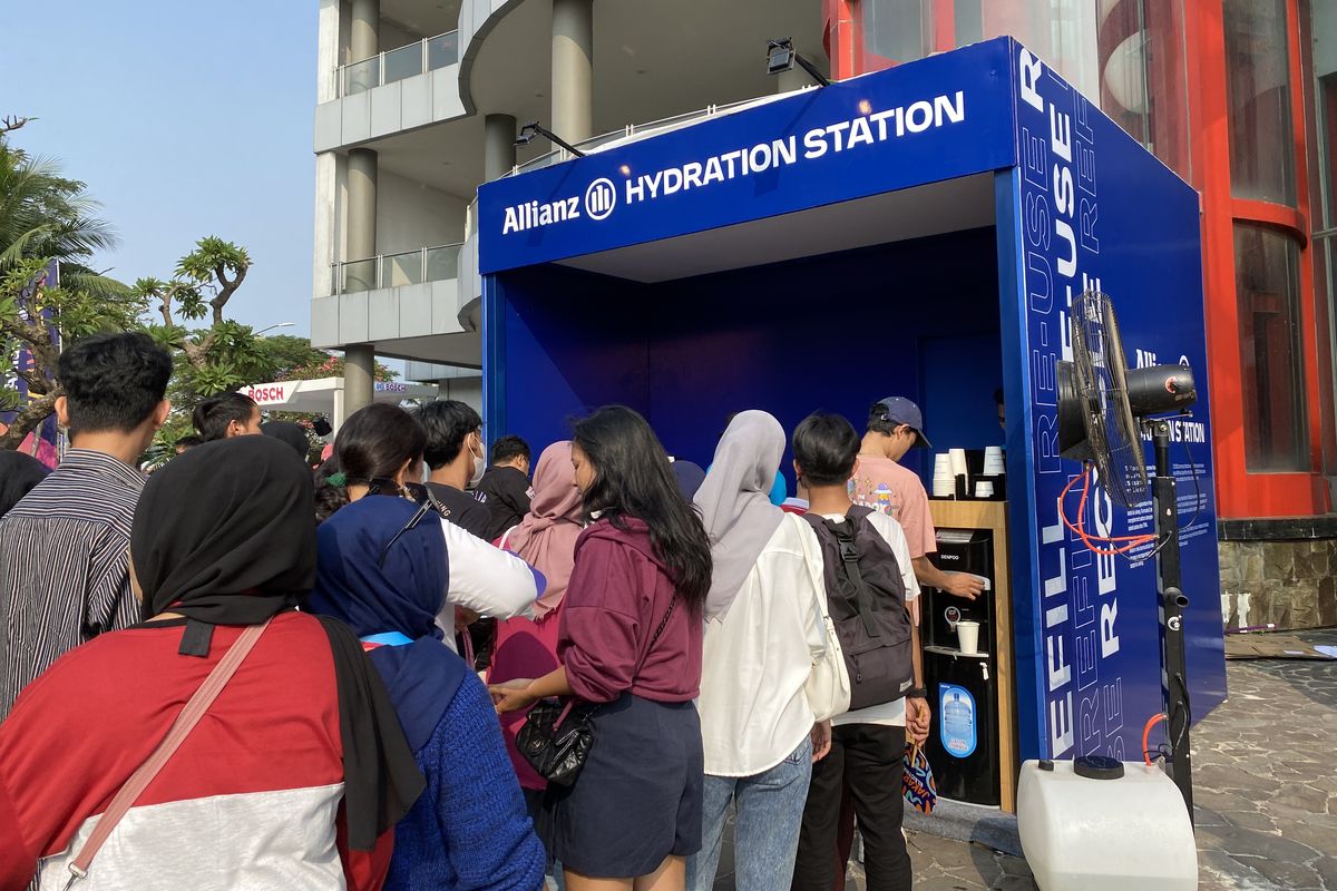 Hydration center alias depot air minum gratis di JIEC Ancol selama Formula E