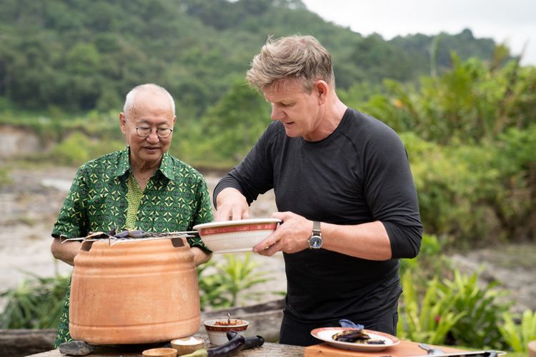 Pakar kuliner William Wongso menjadi mentor masak rendang koki kenamaan dunia Gordon Ramsay. 