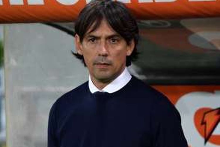 Ekspresi Simone Inzaghi saat mendampingi Lazio dalam laga Serie A kontra Internazionale Milan, di Stadion Olimpico, Roma, 1 Mei 2016.