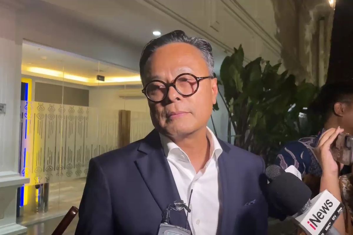 Plt Menteri BUMN, Dony Oskaria di Kompleks Istana, Jakarta, Jumat (19/9/2025) malam.