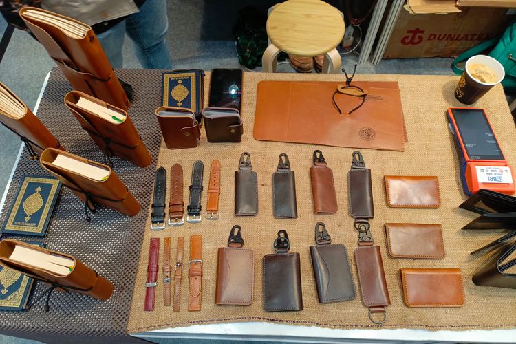 Produk Kecil dari  Al-Qur'an Leather