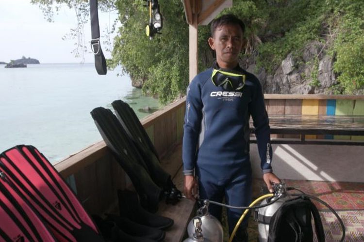 awing, orang Bajau yang berprofesi sebagai nelayan dan operator alat selam