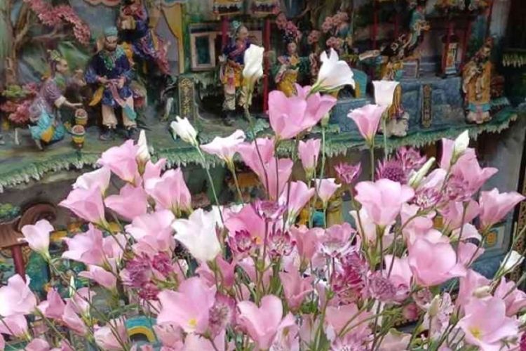 Mekar di Negeri Orang, Menjaga Harapan untuk Pulang