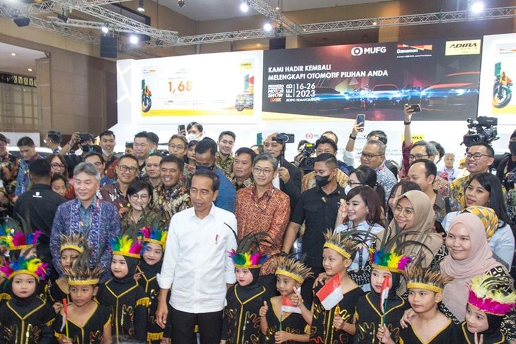 Presiden Joko Widodo saat menghadiri kemeriahan IIMS 2023 