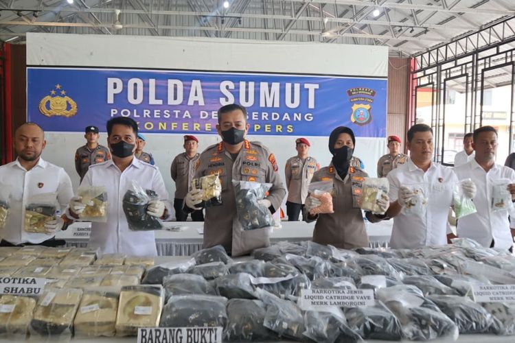 Remaja 17 Tahun Ditangkap Saat Bawa 53 Kg Sabu dan 9.112 Ekstasi di Deli Serdang 