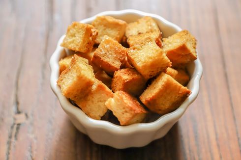 Cara Membuat Croutons, Roti Panggang buat Makan Sup Krim