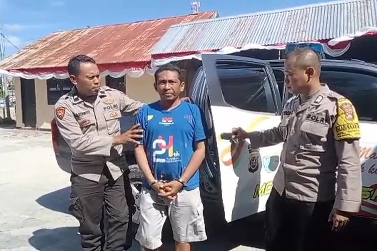 Seorang warga Kelurahan Baadia, Kecamatan Murhum, Kota Baubau, Sulawesi Tenggara, inisial HD (39), ditangkap Unit Reskrim Polsek Wolio. Pelaku HD, menipu seorang anggota DPRD dengan mengaku sebagai Kapolres Baubau untuk mentransfer uang Rp 5 juta.