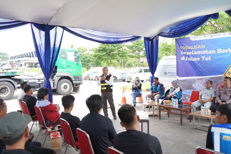 Sosialisasi keselamatan berkendara di jalan tol