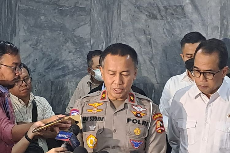 Direktur Penegakan Hukum (Dirgakkum) Korps Lalu Lintas (Korlantas) Polri Brigjen Aan Suhanan saat ditemui di Gedung DPR, Senayan, Jakarta Pusat, Selasa (4/4/2023). 