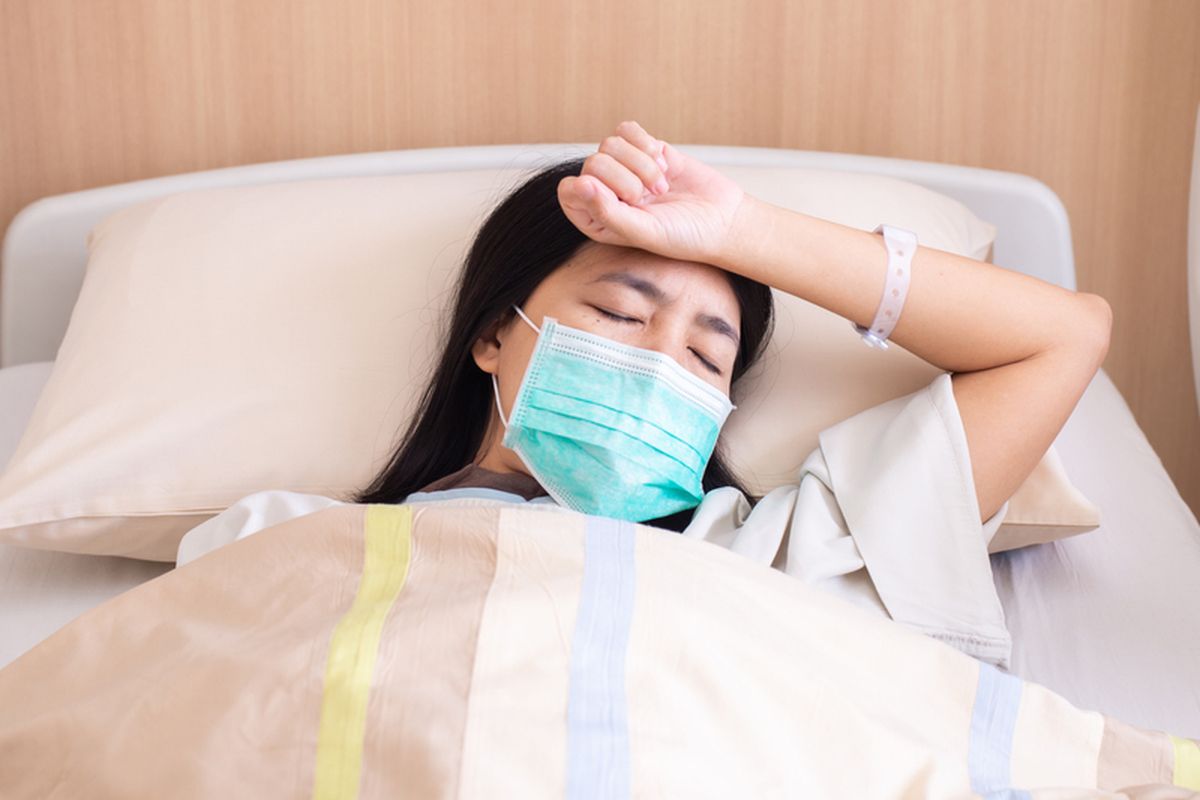 Pusat Pengendalian dan Pencegahan Penyakit China mengatakan, HMPV bisa menyebabkan flu biasa dan masalah pernapasan seperti bronkitis dan pneumonia.