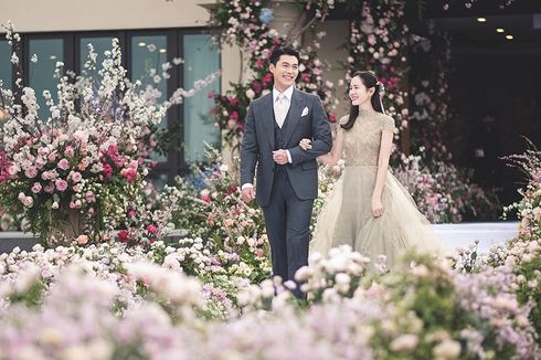 Rayakan 1 Tahun Pernikahan, Son Ye Jin Unggah Foto Genggam Tangan Hyun Bin