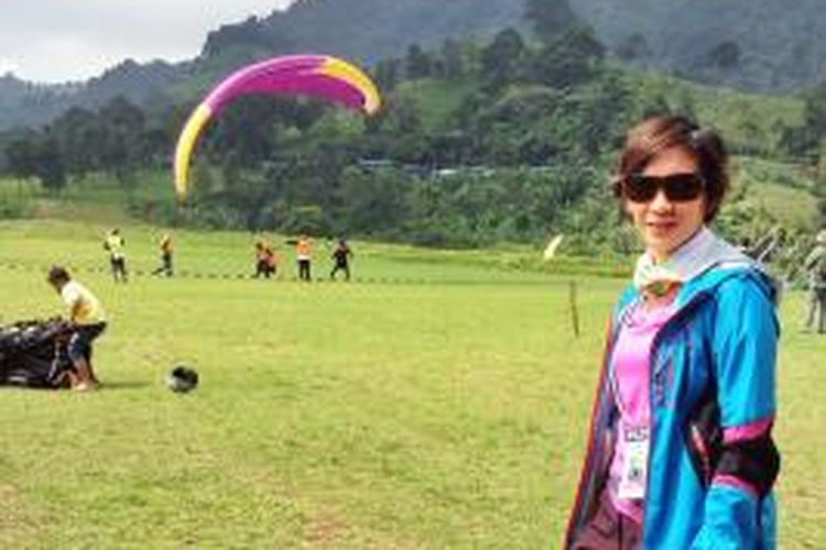 Lis Andriana, atlet paralayang nasional asal Kalimantan Timur, Sabtu (16/8/2014) yang ditemui di sela-sela Pre FAI World Paragliding Accuracy Championship (WPAC) dan Kejurnas Paralayang yang diselenggarakan sejak 12 Agustus 2014 di Kawasan Puncak, Jawa Barat.
