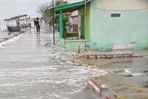 BMKG: Wilayah Potensi Banjir Rob dan Gelombang Laut Sepekan ke Depan