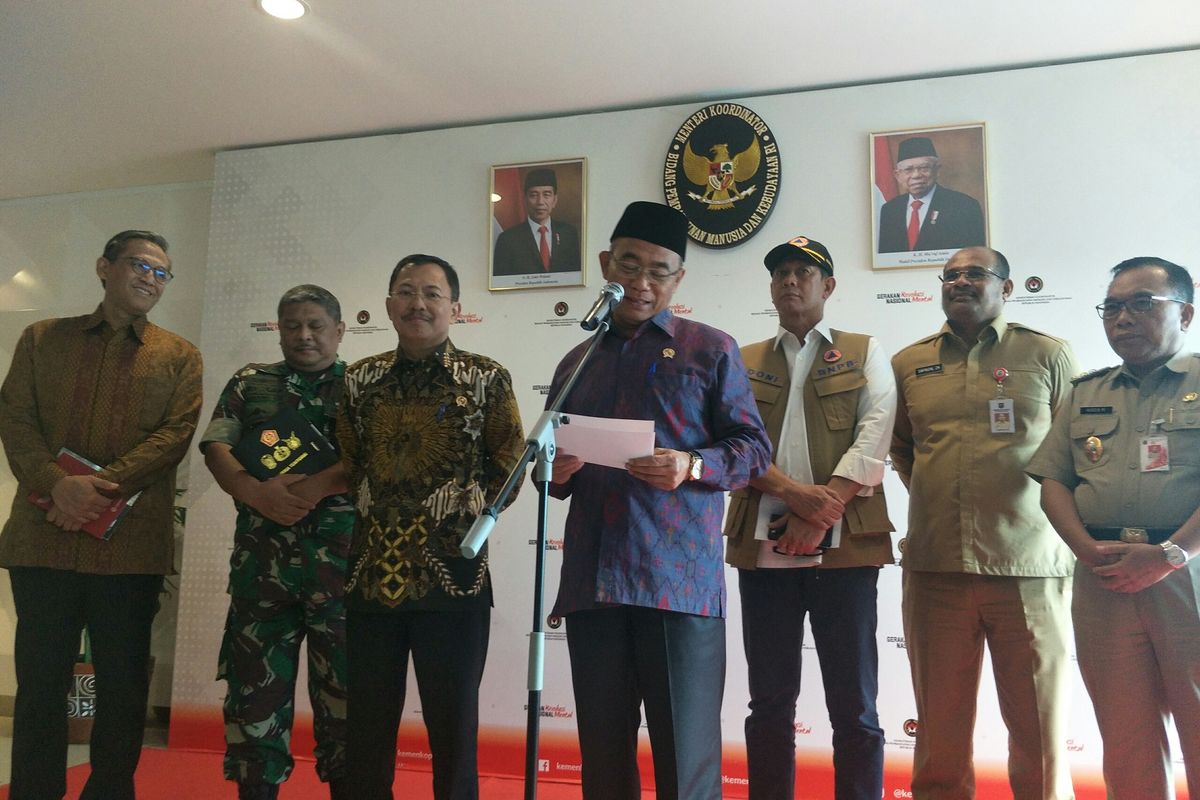 Menko PMK Muhadjir Effendy mengumumkan evakuasi 188 ABK World Dream