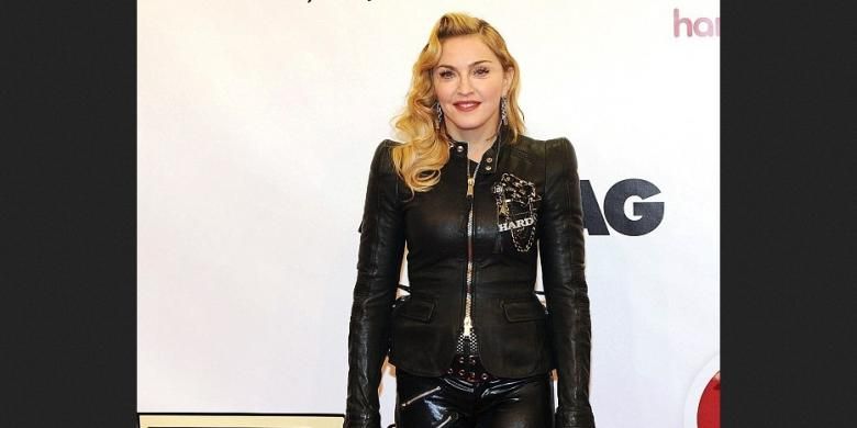 Madonna membeli rumah tersebut saat masih menikah dengan Guy Ritchie. Rumah tersebut kemudian direnovasi dan diperluas pada 2010.