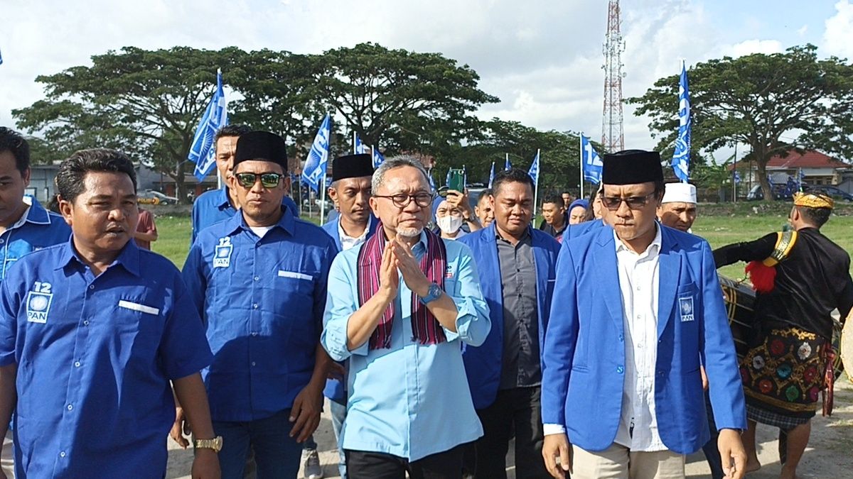 Zulhas Ajak Masyarakat Lombok Pilih Prabowo-Gibran jika Ingin BLT dan Bansos Berlanjut