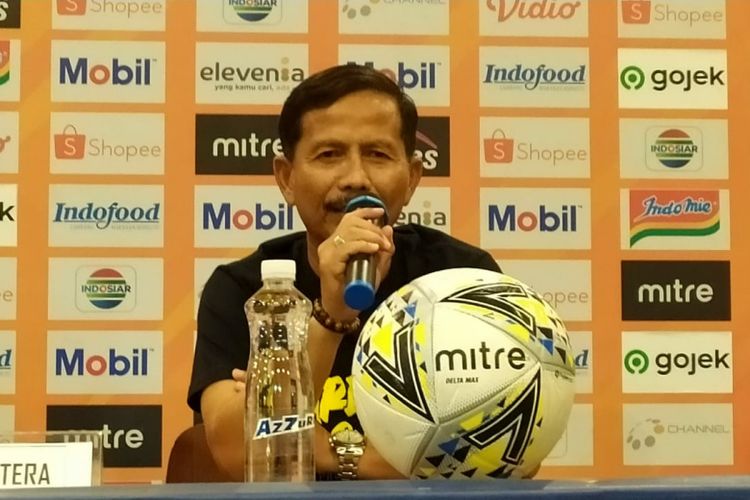 Pelatih Barito Putera, Djadjang Nurdjaman, dalam konferensi pers jelang laga Persib vs Barito, di Graha Persib, Sabtu (23/11/2019). 