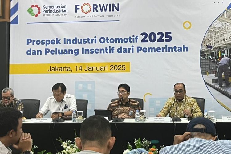 diskusi Forwin Prospek Industri Otomotif 2025 dan Peluang Insentif dari Pemerintah di Jakarta, Selasa (14/1/2024). 