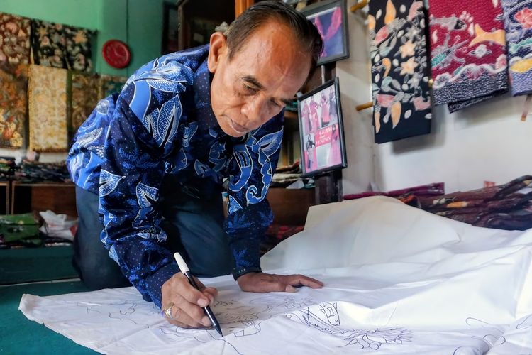 Bermodal Rp 50.000, Nurul Huda 44 Tahun Bertahan Menjaga Batik Tulis Sidoarjo