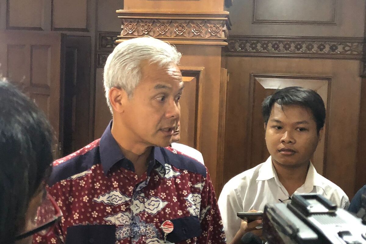 Gubernur Jawa Tengah Ganjar Pranowo usai menghadiri acara Pembukaan Masa Awal Musrenbang Tahun 2023 dan Konsultasi Publik Rancangan Awal RKPD 2024, di Gedung Gradhika Bhakti Praja, Kompleks Kantor Gubernur Jumat (3/2/2023).