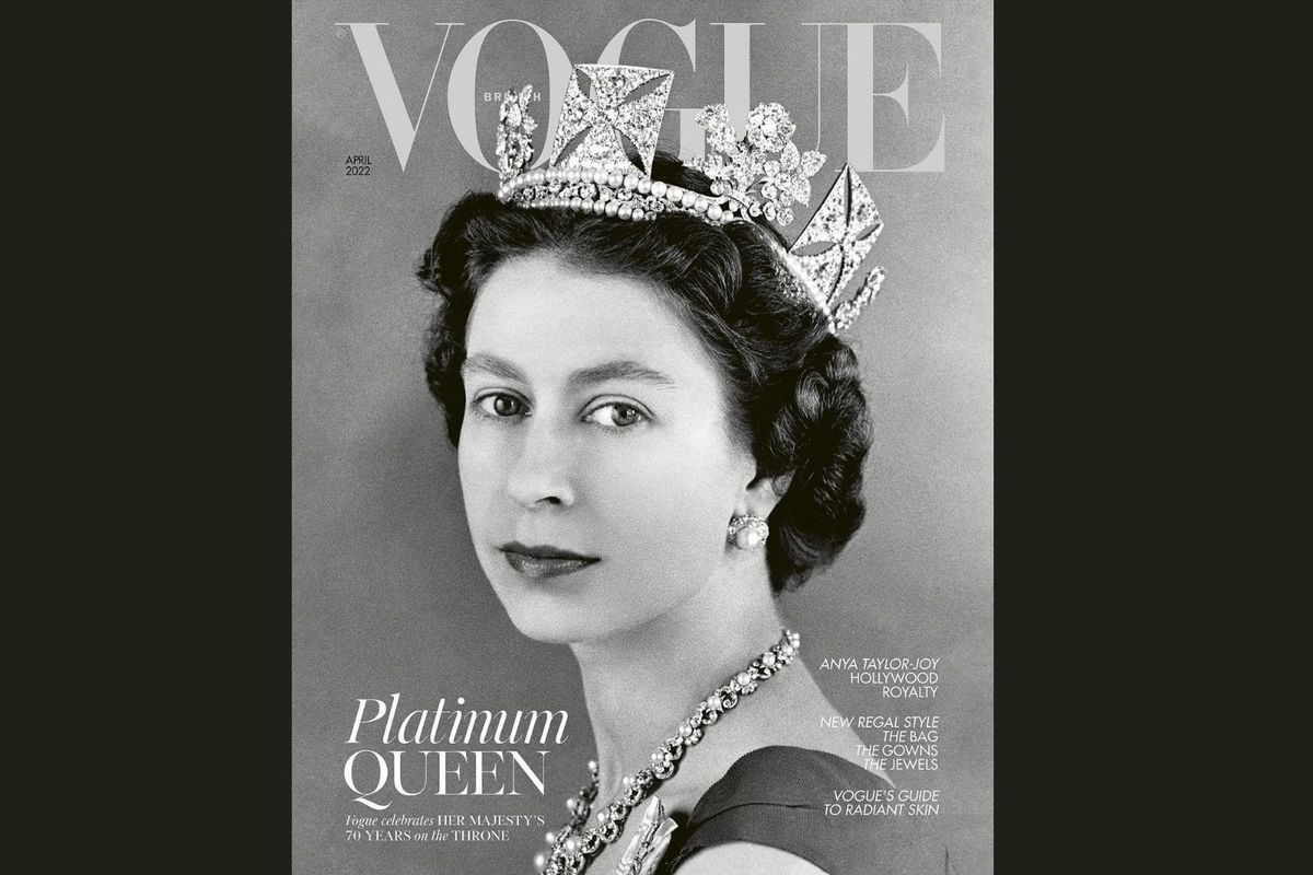 Potret Ratu Elizabeth di sampul Britih Vogue.